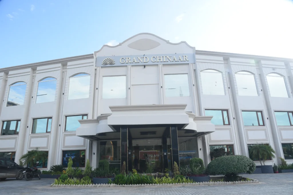 HOTEL GRAND CHINAR